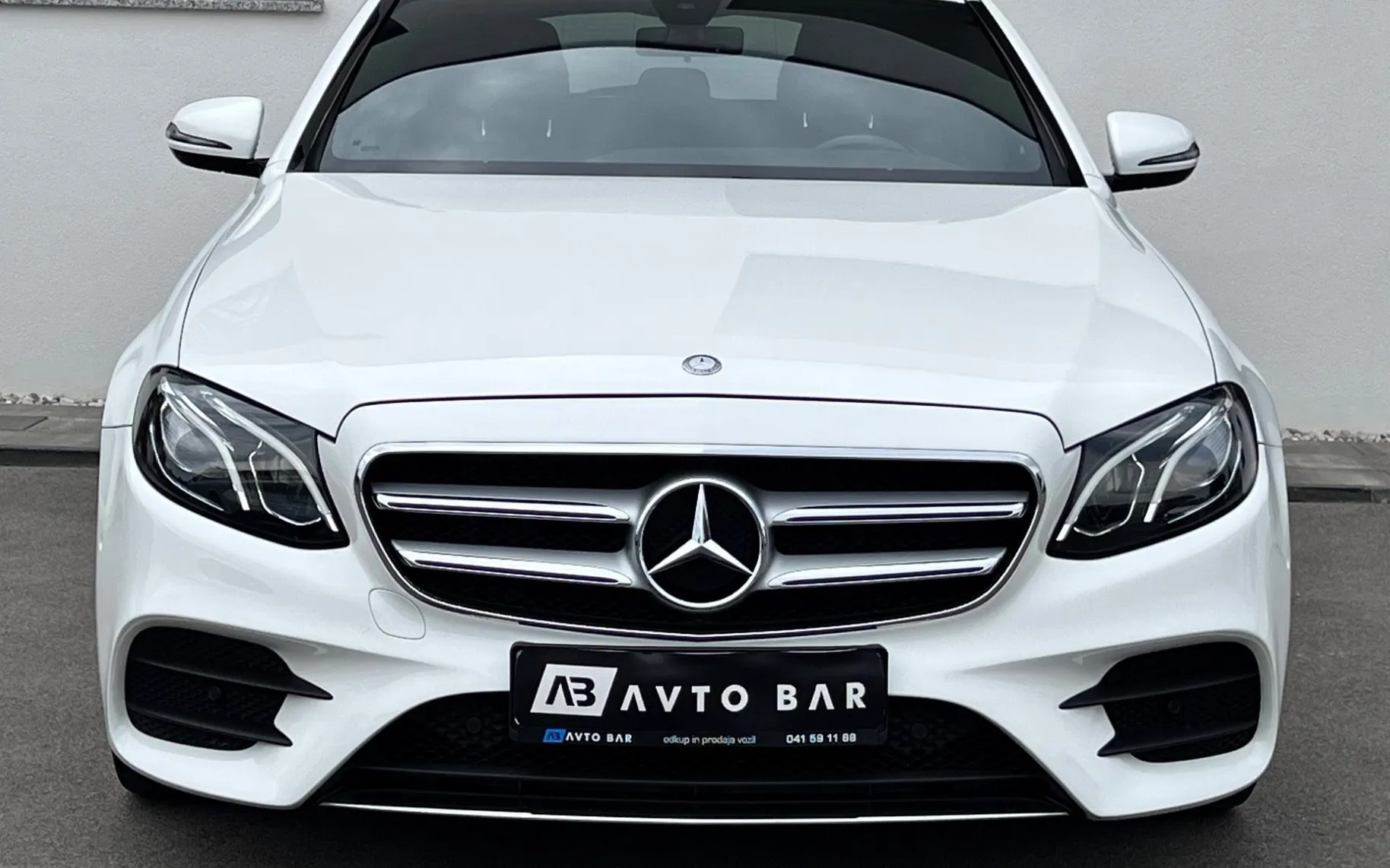 Zunanja slika - Mercedes-Benz E-Razred - 220d+AMG+LED+F1+R.KAMERA+AMBI+ALU 20 - 2