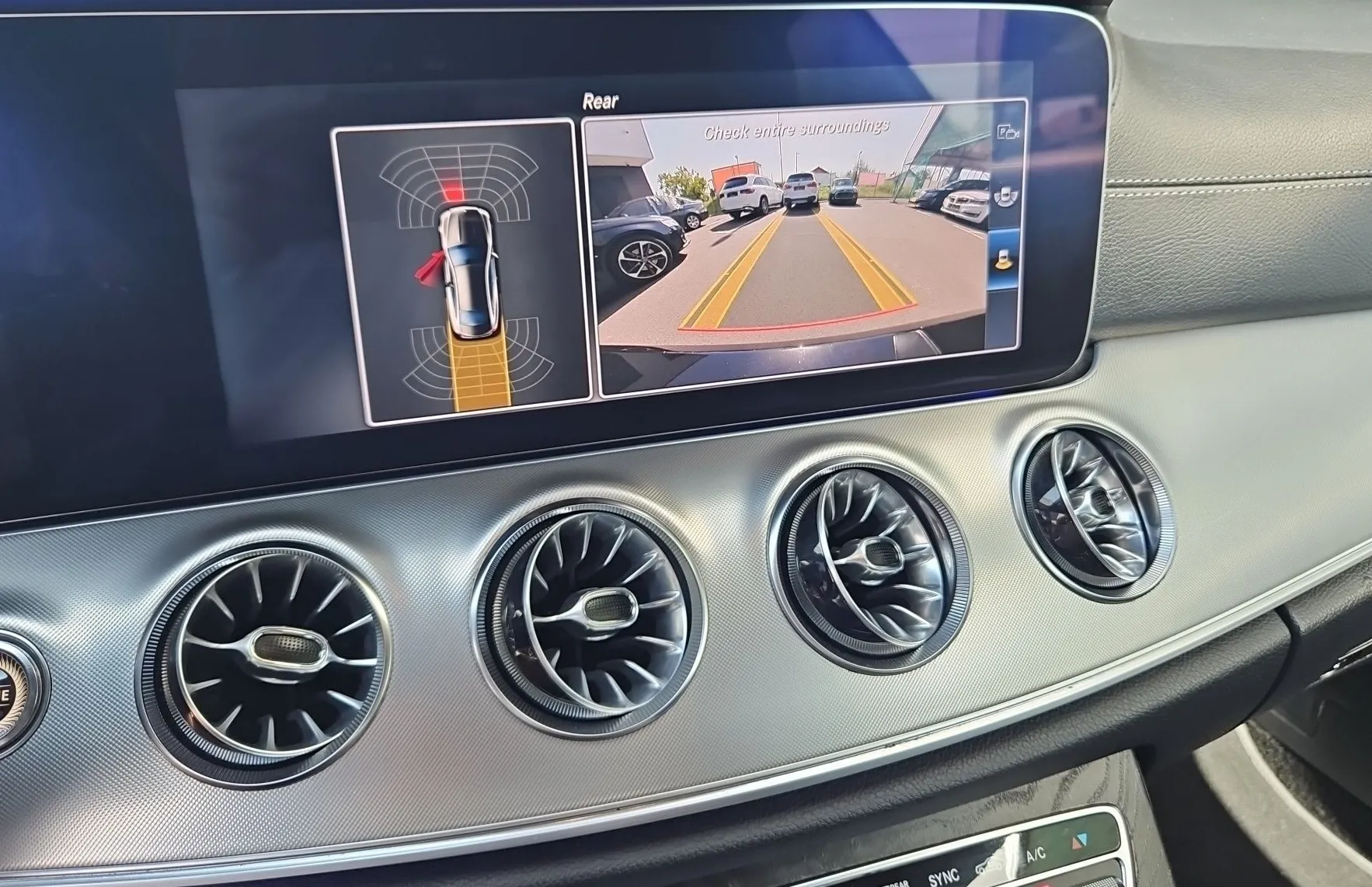Zunanja slika - Mercedes-Benz E-Razred - E 220d AMG LINE FULL LED TEMP LANE ASSIST NAVI P.. - 16