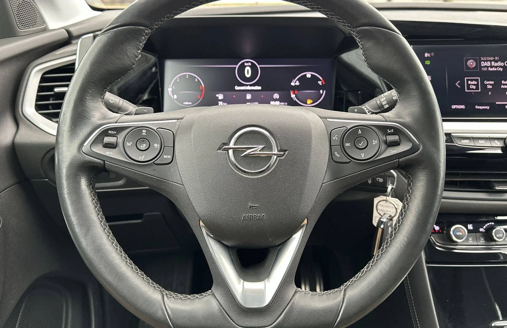 Zunanja slika - Opel Grandland X - 1.5 D AUT ULTIMATE ACC MRTVI KOT GRETJE SED+VOLAN - 13
