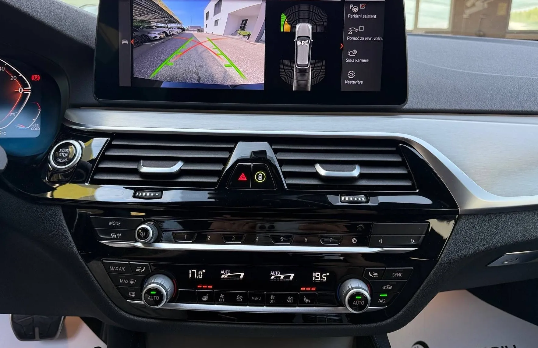 Zunanja slika - BMW Serija 5 - Touring: 520i M SPORT PAKET PANO USNJE NAVI KAMERA VIRTU - 15