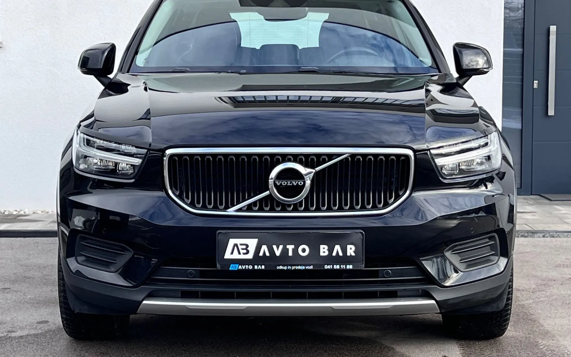 Zunanja slika - Volvo XC40 - D3+LED+NAVI+KAMERA+ALU+KEYLESS GO+AUTO HOLD... - 2