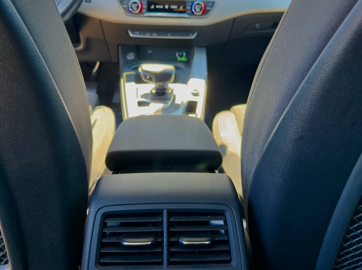 Notranja slika - Audi A4 - Avant 35 TFSI Advanced S tronic - 8