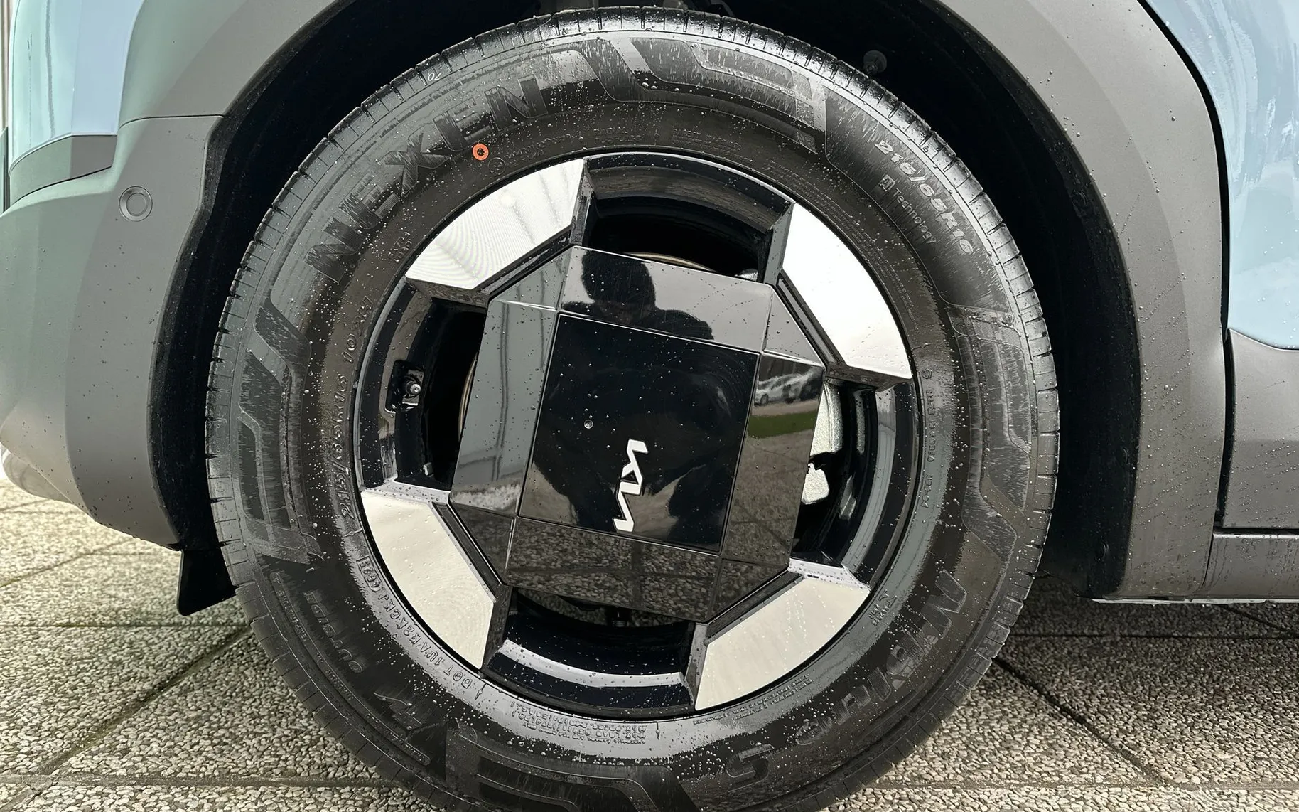 Zunanja slika - KIA PV5 - 71.2 kWh baterija 120 kW 163 KS  Quantum - 7