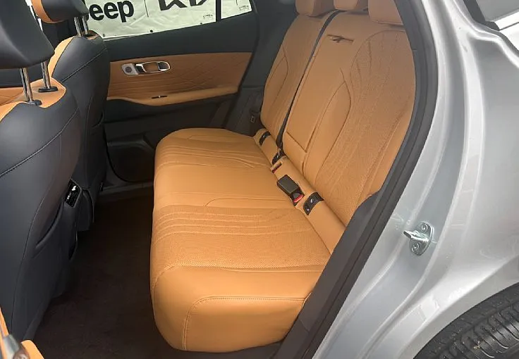Zunanja slika - Geely StarRay EM-i - Plug-In Hybrid 1.5 Max Avt. na zalogi - 7