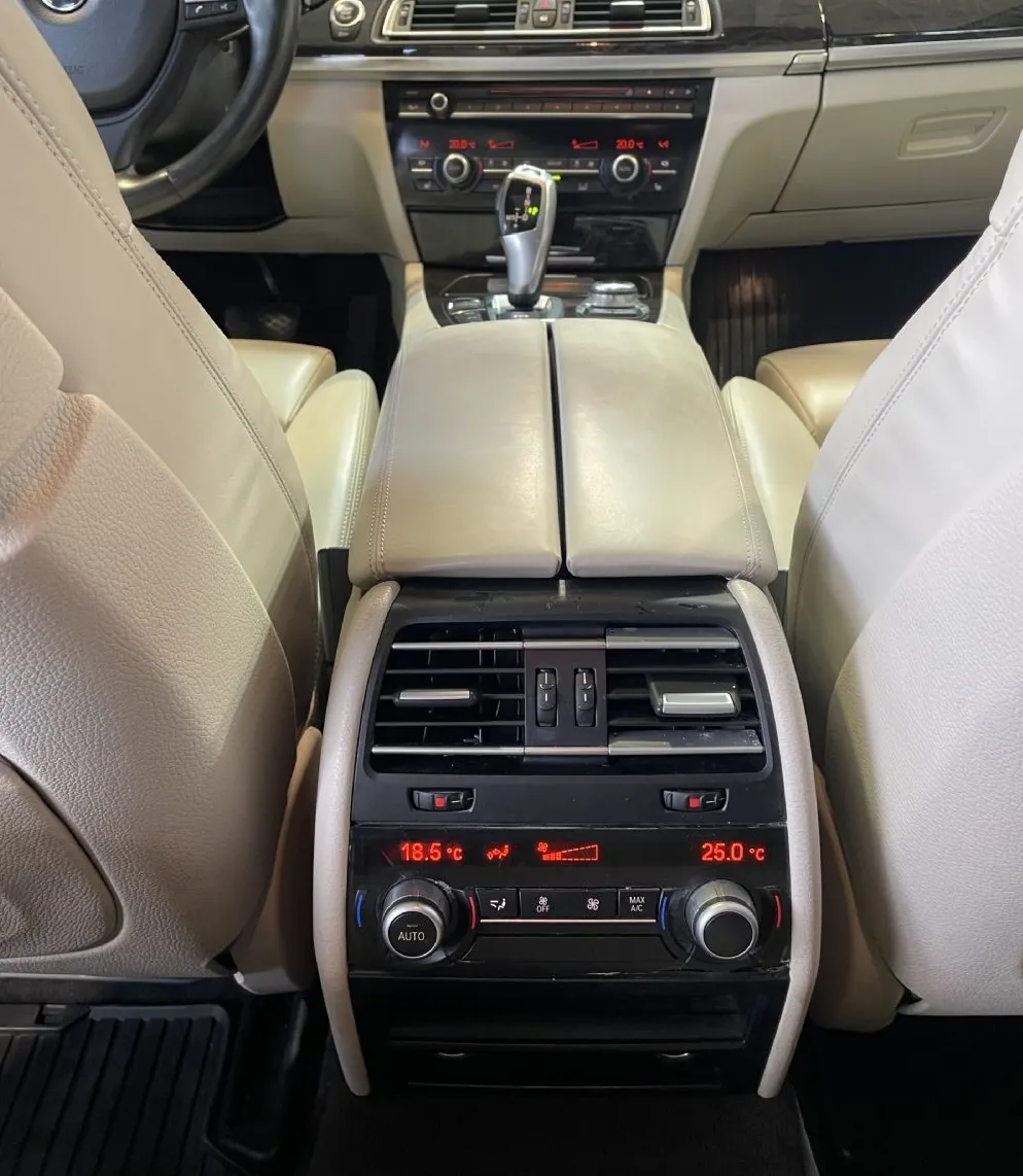 Zunanja slika - BMW Serija 7 - : 750d-xDrive-M OPTIK-NAVIGACIJA-INDIVIDUAL-MEMORY - 17