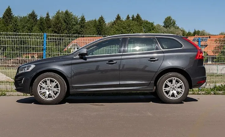 Zunanja slika - Volvo XC60 - D4 R-Design - 8