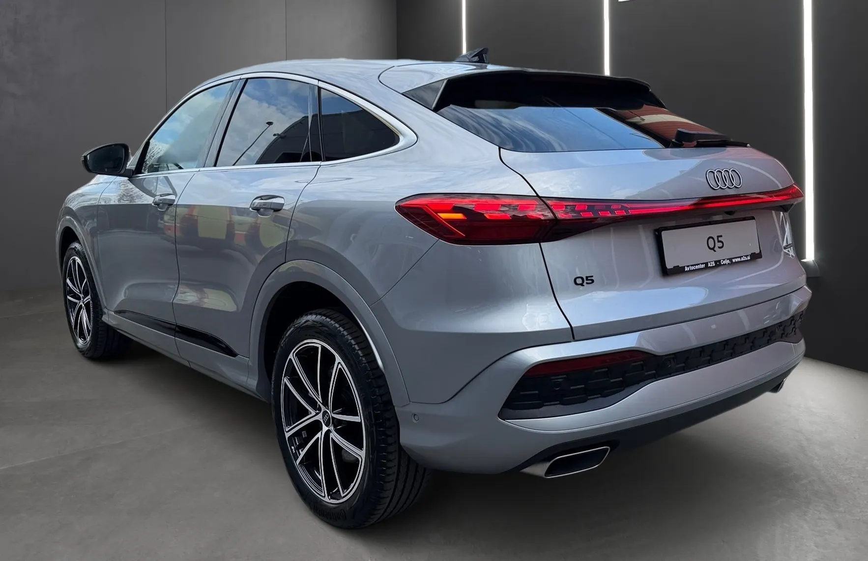 Zunanja slika - Audi Q5 Sportback - TFSI quattro 150kW - 4