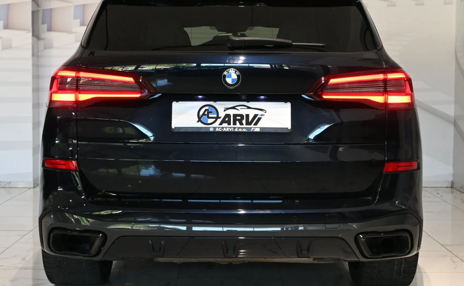 Zunanja slika - BMW X5 - serija : xDrive30d Avt-M.SPORT-ZRAČNO-SWAROWSKI-RADAR-HAR - 5
