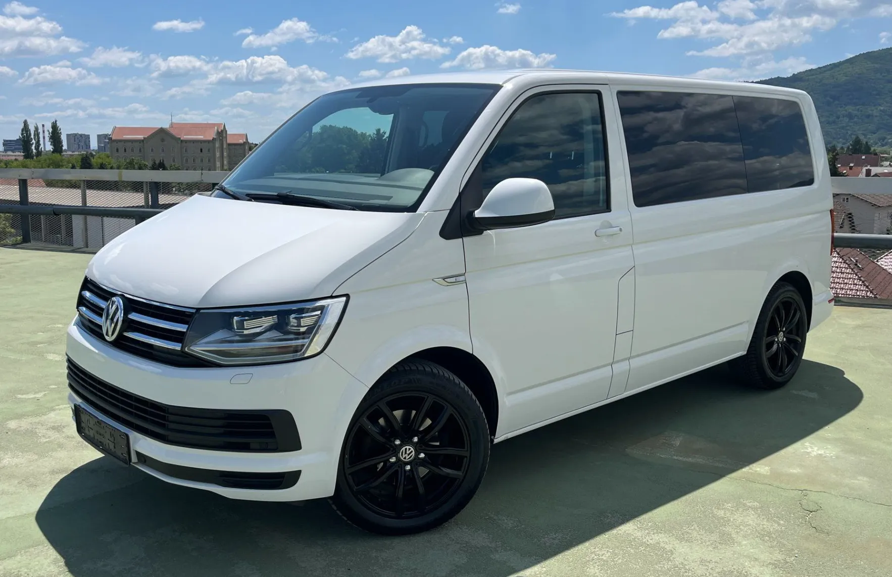 Zunanja slika - Volkswagen Multivan - 2.0 TDI DMR Comfortline DSG. LED. NAVI. 2X PDC. - 1