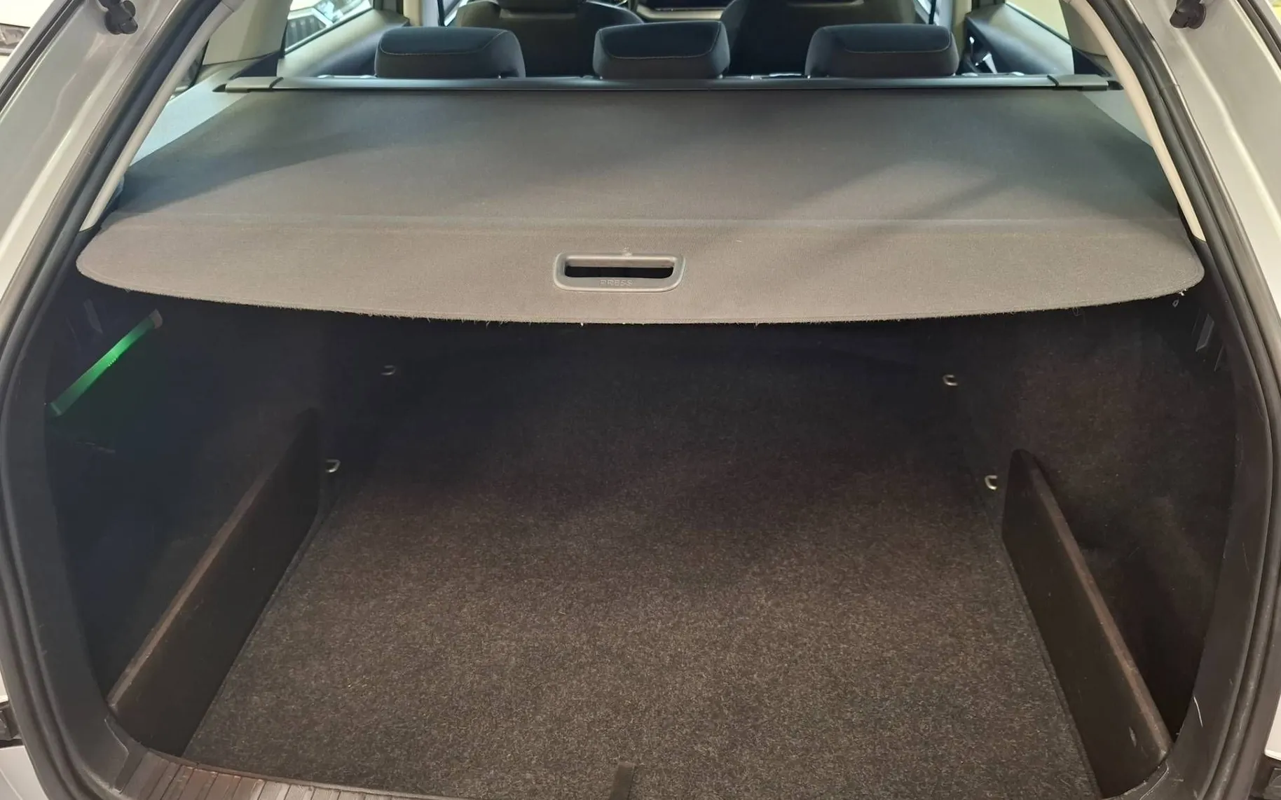 Notranja slika - Škoda Octavia - Combi 2.0 TDI DSG-ACC-NAVI-VIRTUAL-PDC-FULL LED- - 9