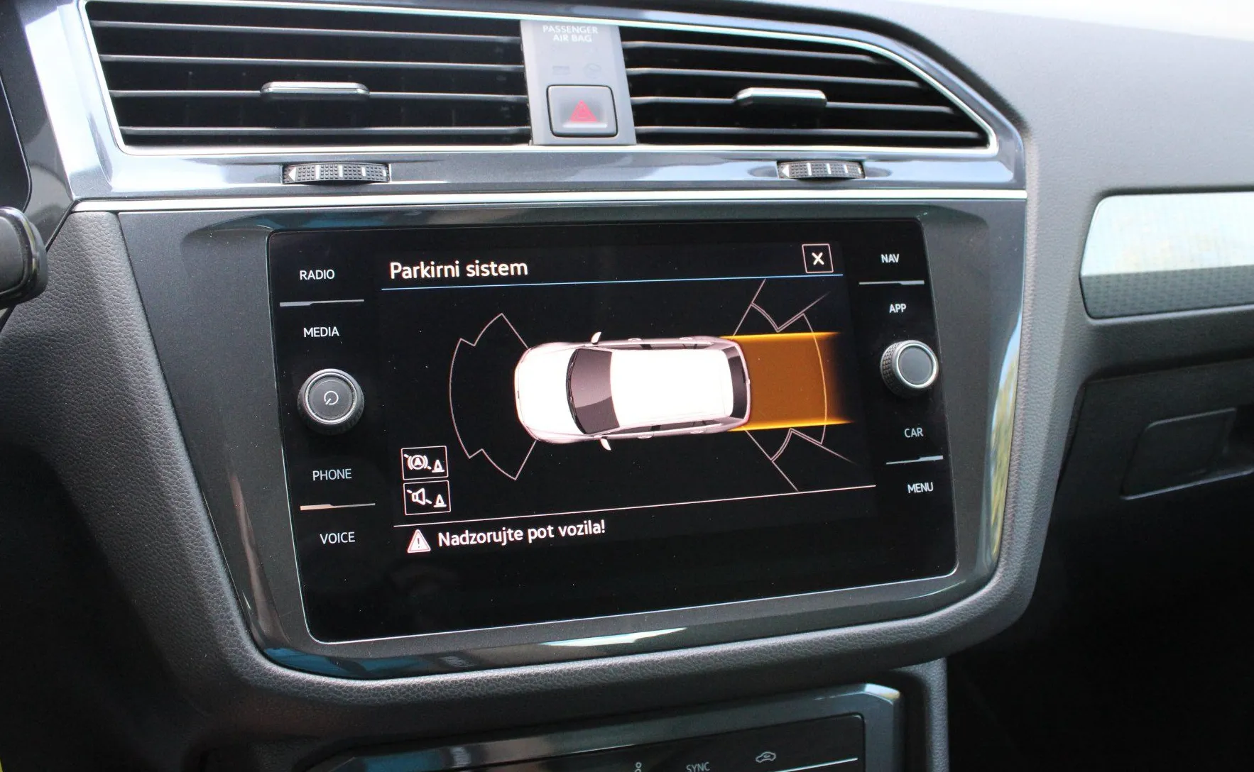 Zunanja slika - VW Tiguan - 2.0 TDI BMT Life DSG ALU LED PDC NOVI MODEL - 17