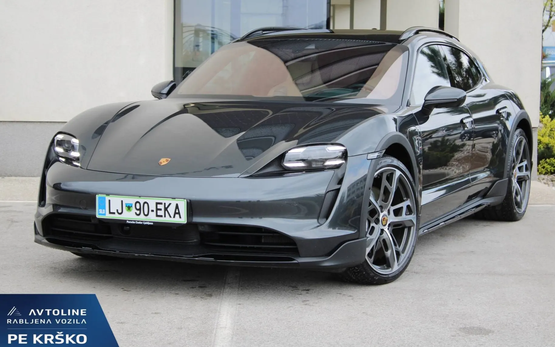 Zunanja slika - Porsche Taycan - 93KWH CROSS TURISMO LUFT HLAJ SED KAM360 MATRIX - 1