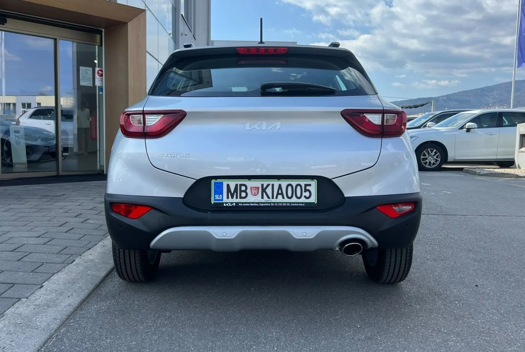 Zunanja slika - KIA Stonic - 1.2 DPI 57.9 kW  79 KM  LX Urban+ M T - 5