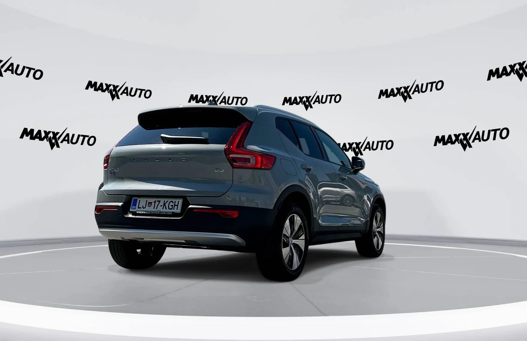Zunanja slika - Volvo XC40 - B3P Core Avt. - 5