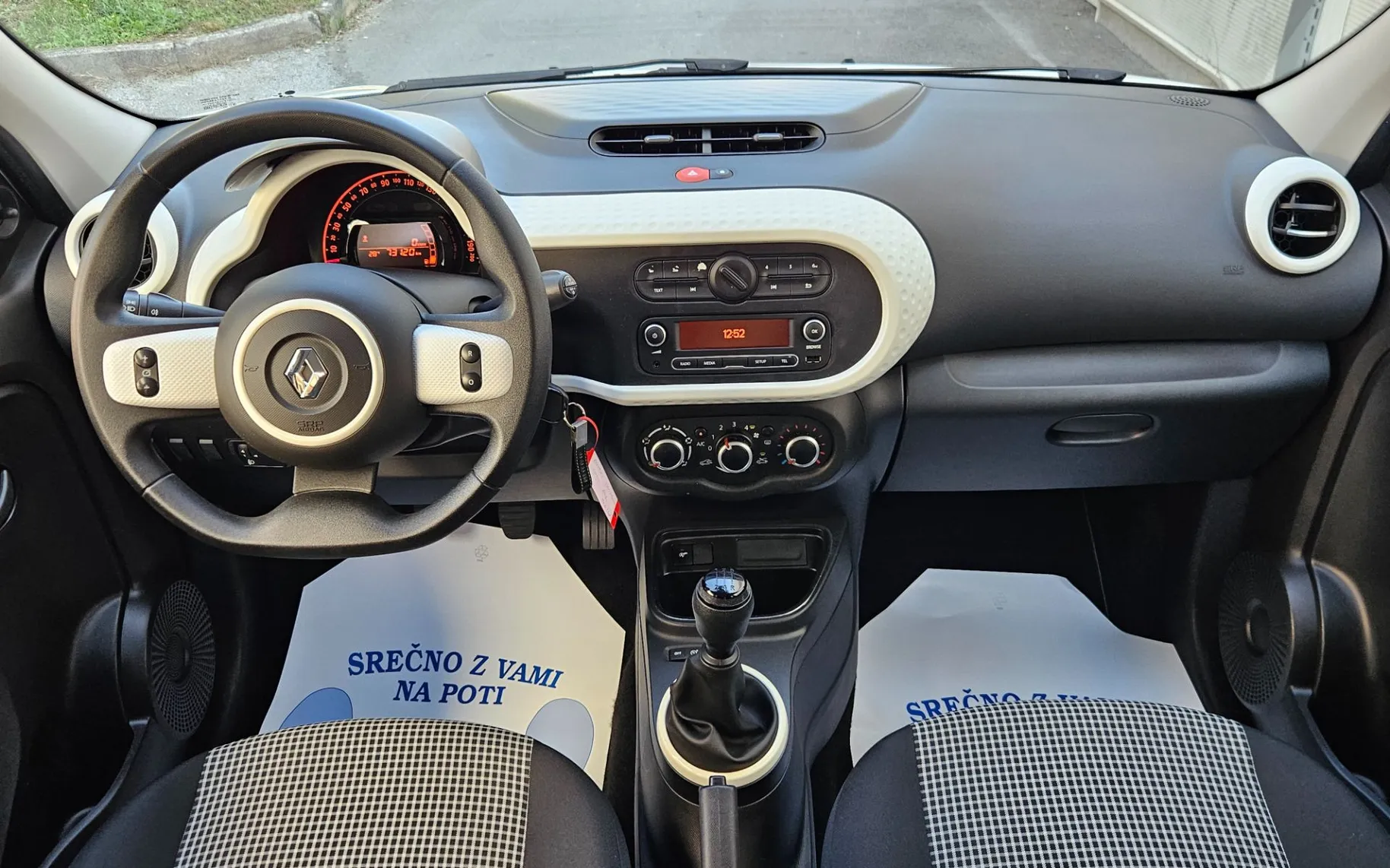 Zunanja slika - Renault Twingo - SCe 75 Life, 1.LAST.SLO.VSI RAČUNI - 6