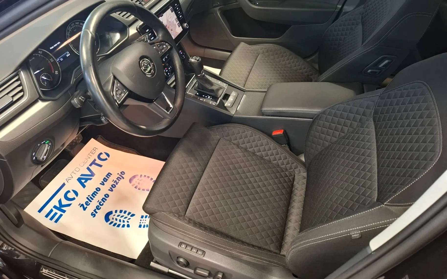 Notranja slika - Škoda Superb - 2.0 TDI 4x4 Sportline Combi DSG 190KM-KAMERA-LED- - 7