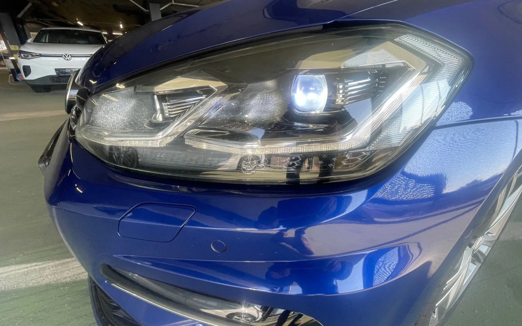 Zunanja slika - VW Golf - 2.0 TDI R-Line Edition 110 KW LED. KAMERA. ACC - 6