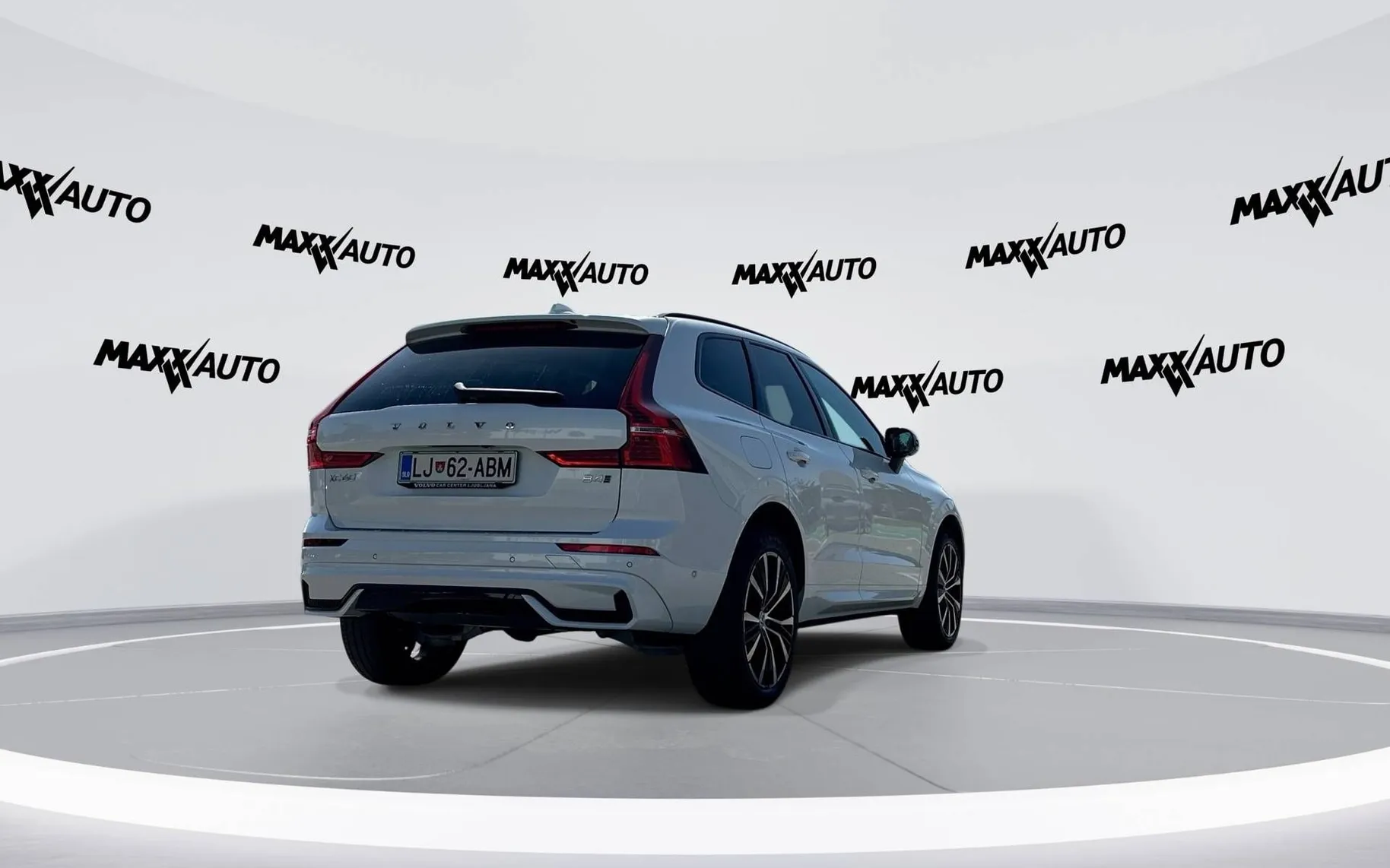 Zunanja slika - Volvo XC60 - B4 AWD MILD HYBRID DIESEL ULTIMATE DARK - 5