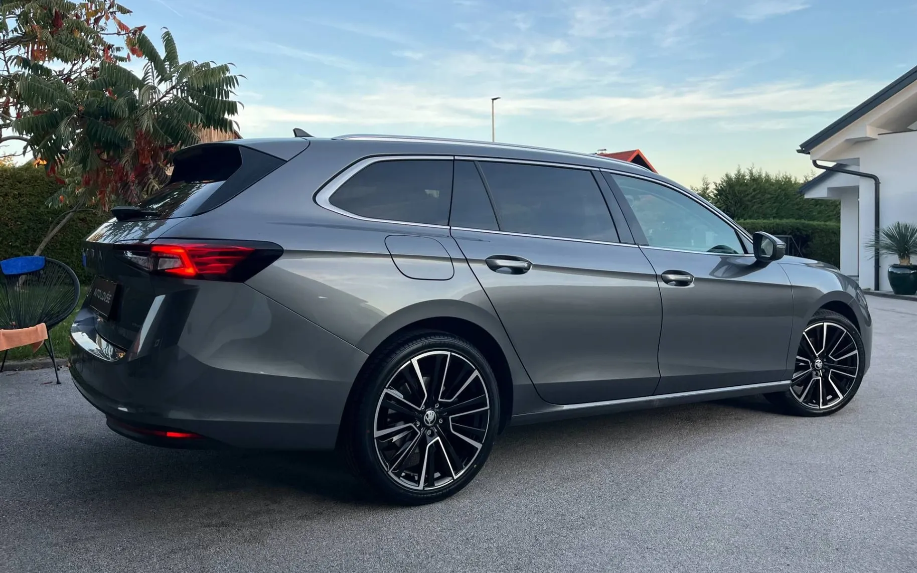 Zunanja slika - Škoda Superb - Combi 1.5 TSI mHEV Selection DSG-1 LASTNIK-ALU-KAM - 4