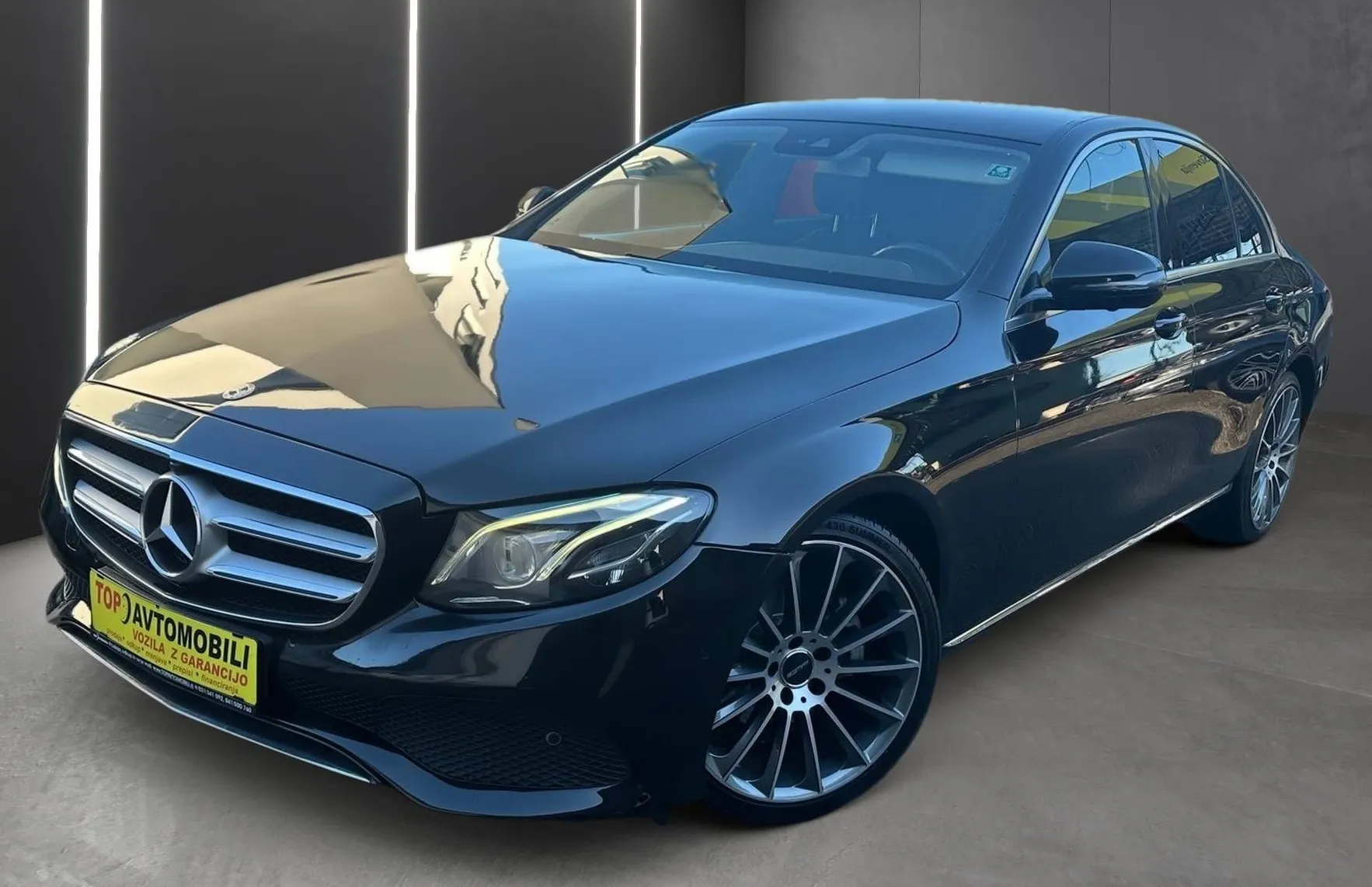 Zunanja slika - Mercedes-Benz E-Razred - E 220 d FULL LED TEMPOMAT NAVI 360 KAMERA PDC ... - 1