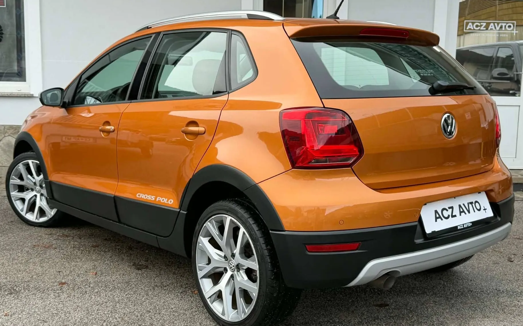 Zunanja slika - Volkswagen CrossPolo - 1.4 TDI•PDC SENZORJI•TEMPOMAT•138.000KM•ODLIČEN• - 6