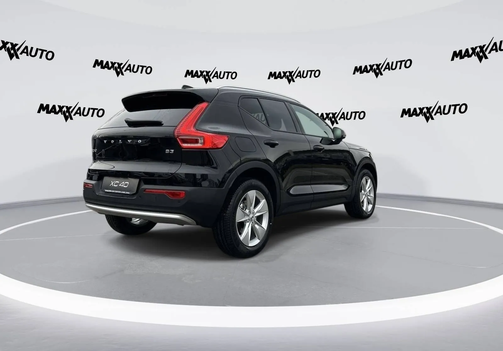 Zunanja slika - Volvo XC40 - B3 P Core AT DCT 3 leta garancije + 3 servisi - 5