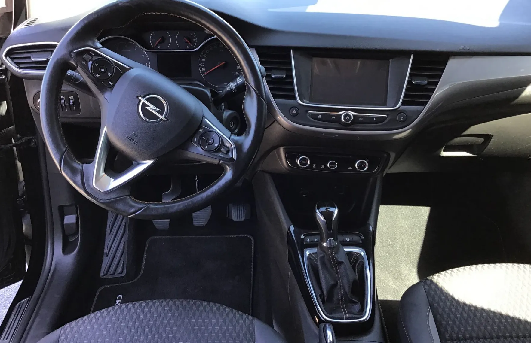 Zunanja slika - Opel Crossland X - 1.2 60KW - 9