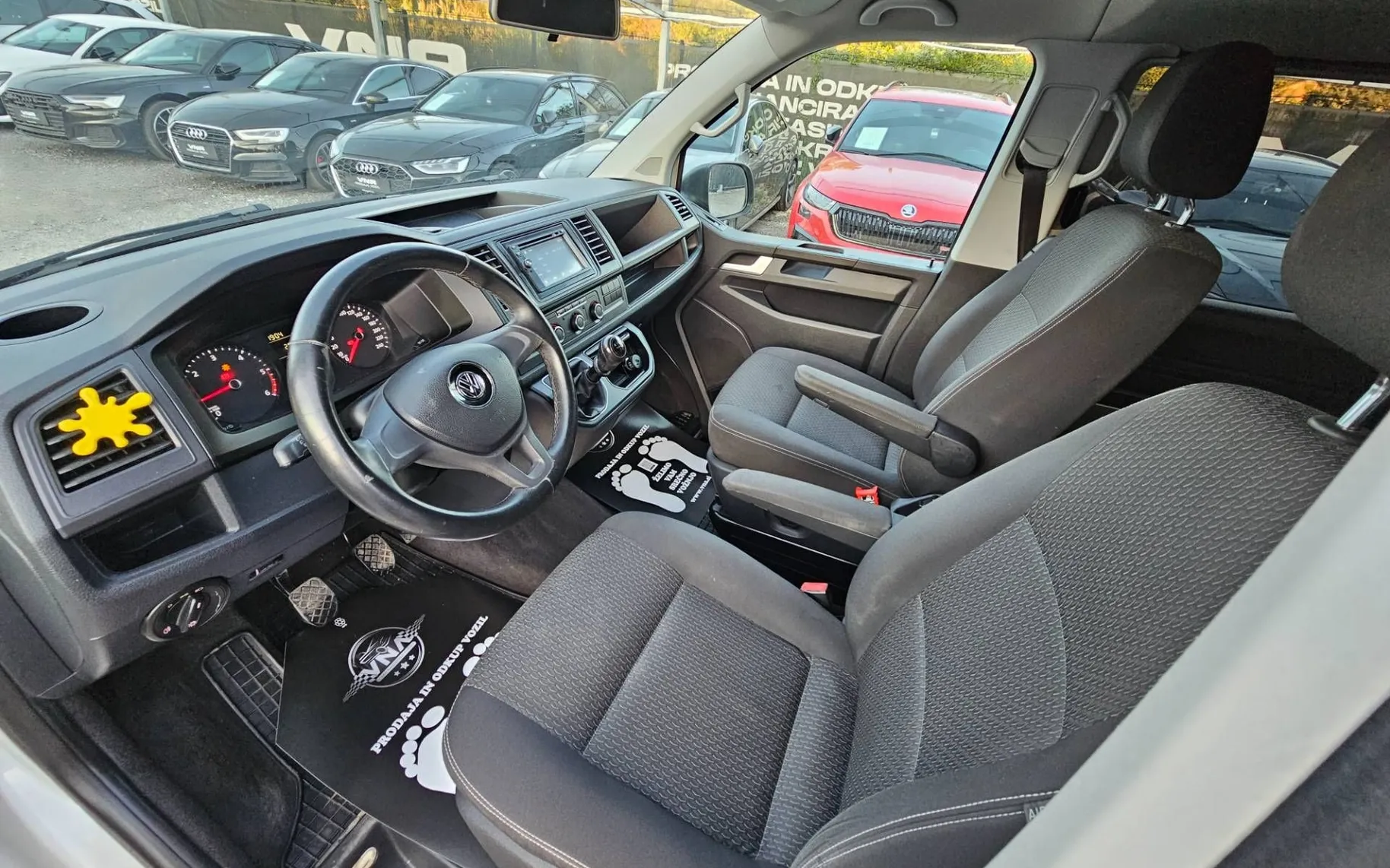 Notranja slika - Volkswagen Multivan - 2.0 TDI DMR Comfortline - 7