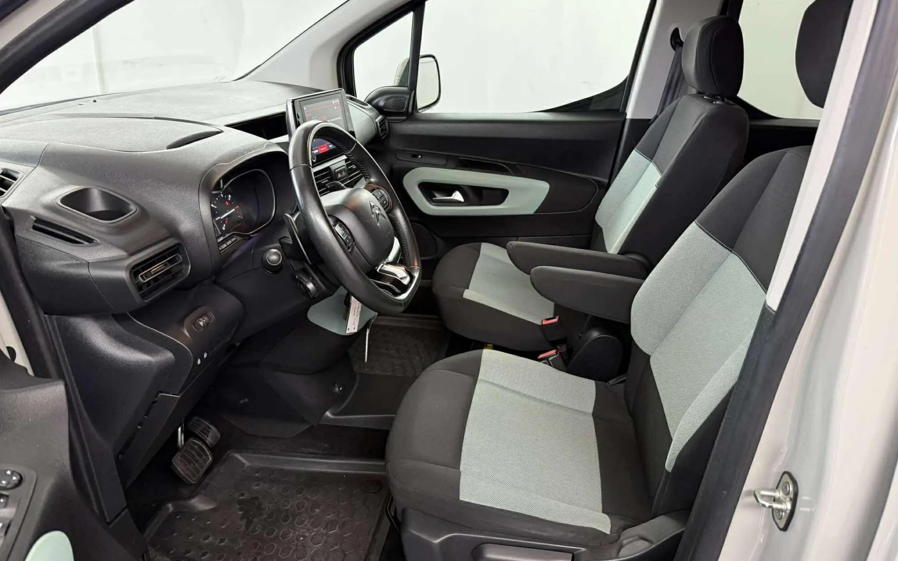 Zunanja slika - Citroën Berlingo - BlueHDi 96 kw.NAVI.PDC. AUTOMATIK.SLOVENSKI+4 GUM - 2