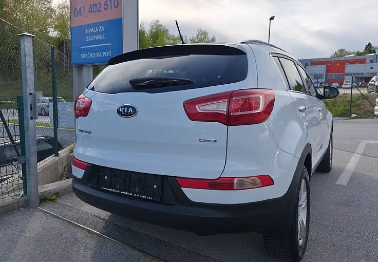 Zunanja slika - KIA Sportage - 2WD 1.7 CRDi Limited ZELO LEP - 6