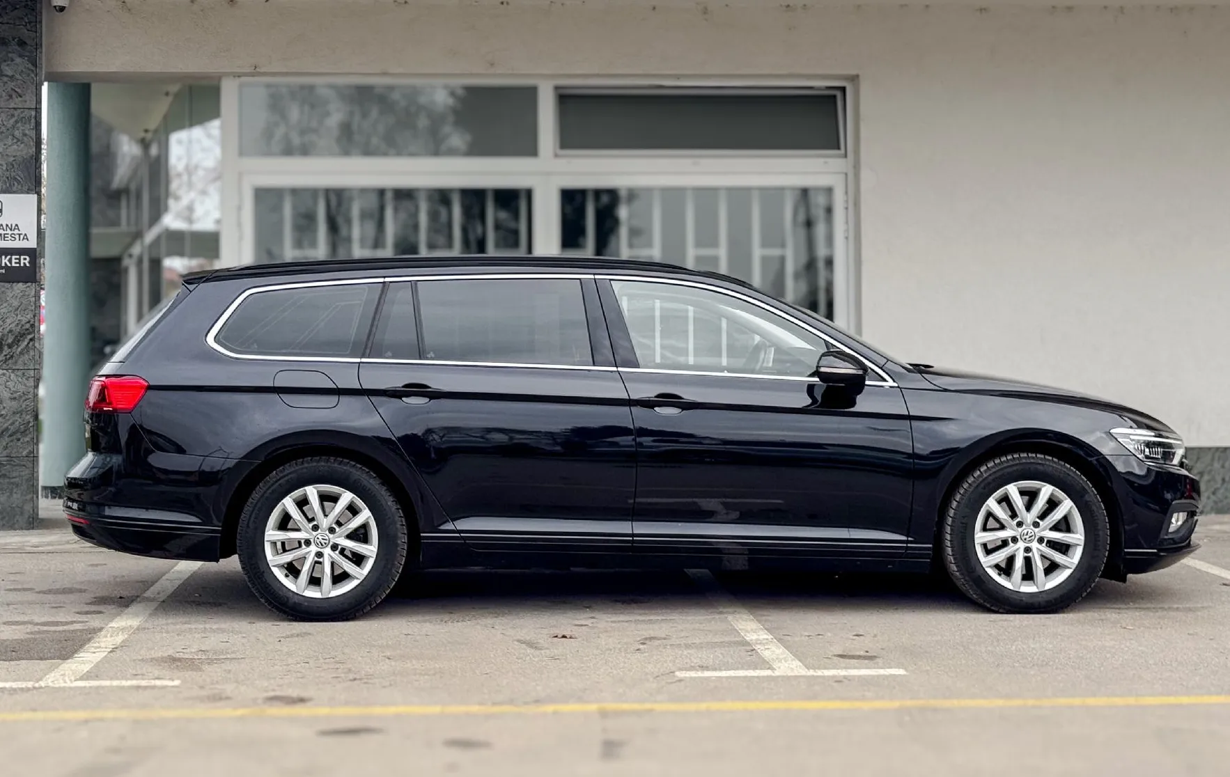 Zunanja slika - VW Passat - Variant 2.0 TDI Business avt. LED matrix Navi kamera DAB - 3