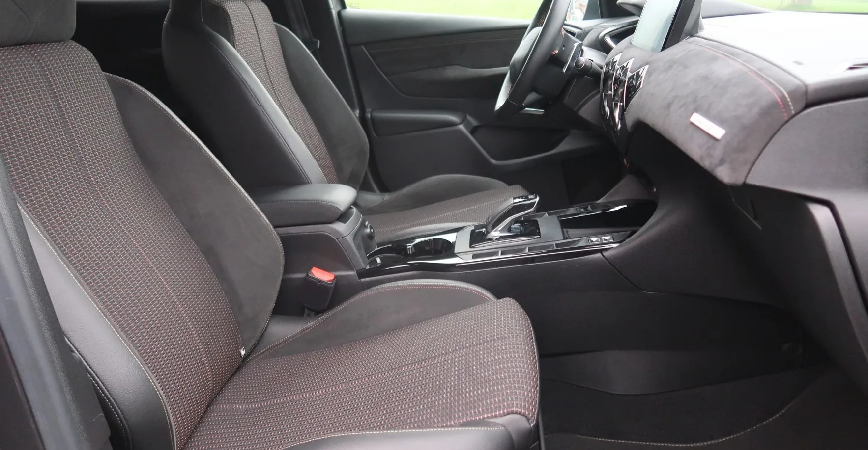 Zunanja slika - DS DS 3 Crossback - Perform. Line 1.2 PureTech 130 S S EAT8-QI-NAVI - 13