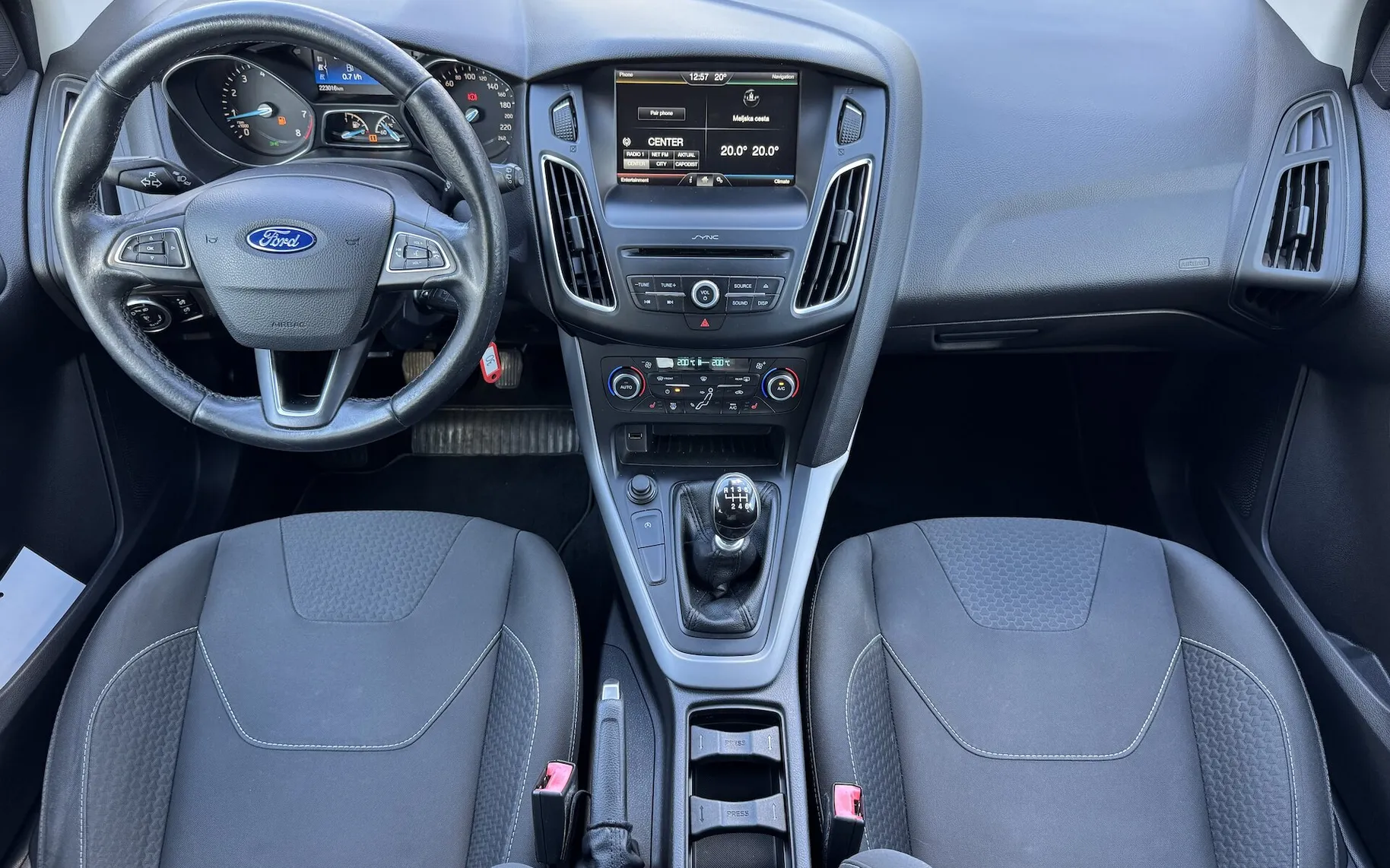 Zunanja slika - Ford Focus - Karavan 1.0 EcoBoost TREND 125KM NAVI ZIMSKI PAKET - 13