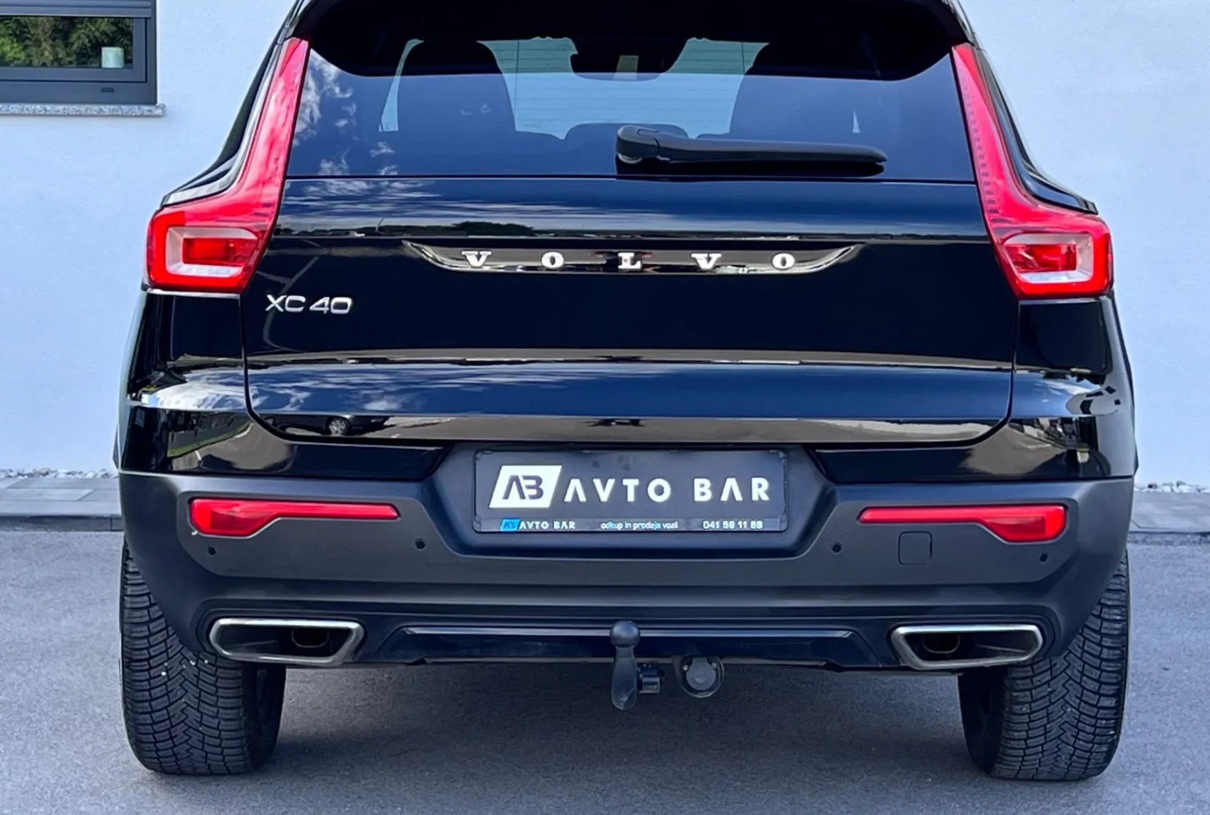 Zunanja slika - Volvo XC40 - T3 R-design+ALU+LED+HI-FI+KLJUKA - 7