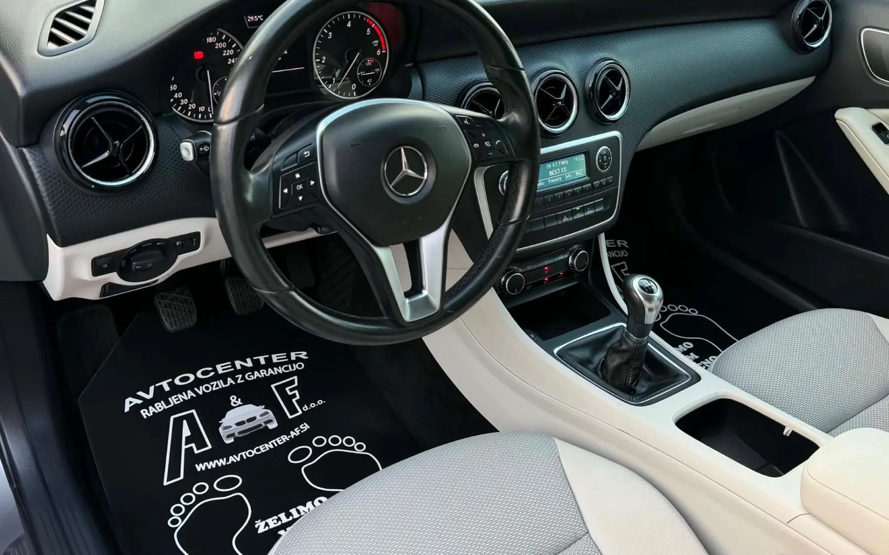 Notranja slika - Mercedes-Benz A-Razred - A 180 CDI-130.000km-LIZING ZA TUJCE-PDC - 8