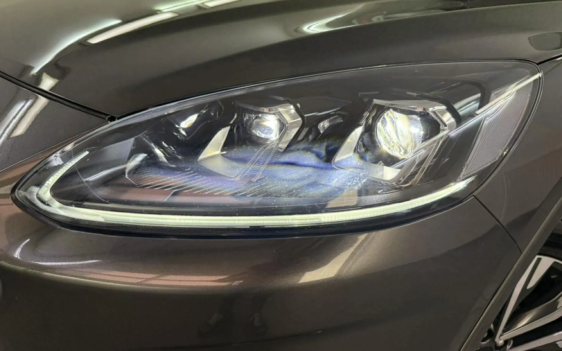 Zunanja slika - Ford Kuga - 2.5 Vignale.NEMŠKI+4ALU.KAMERA.PANORAMA.KLUKA.LED - 4