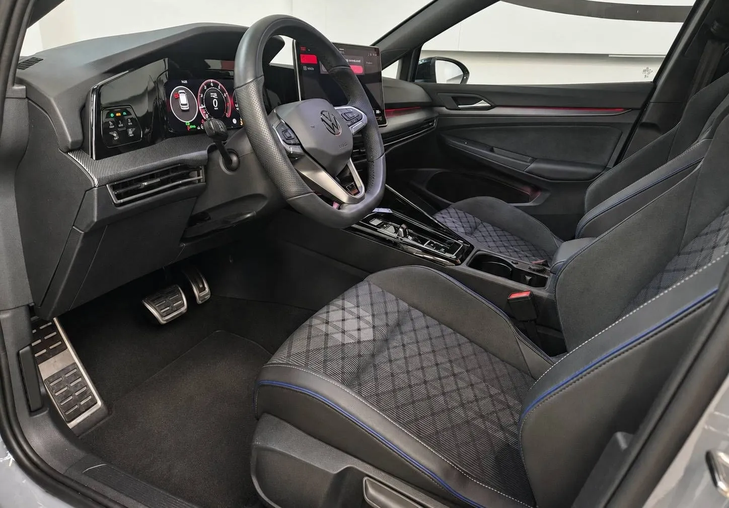 Zunanja slika - Volkswagen Golf - 1.5 eTSI BMT 4Joy DSG - 5
