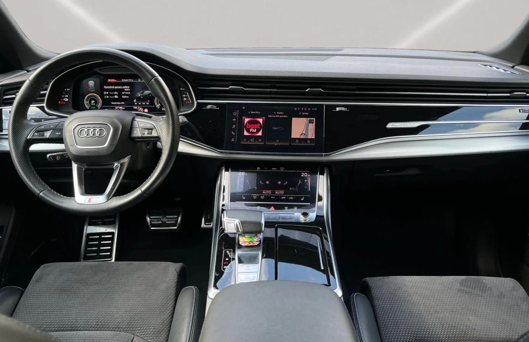 Zunanja slika - Audi Q8 - 55 TFSI e quattro tiptronic 280kW 3 X S LINE SLO - 9