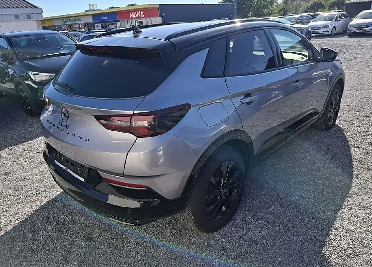 Zunanja slika - Opel Grandland - 1.2 TURBO 130KM GS - samo 7.208 prevoženih km - 3