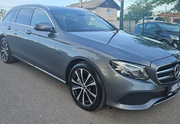 Zunanja slika - Mercedes-Benz E-Razred - E 300De 276ks °FULL LED° °VIRTUAL°18-COL°°ZRAČNO° - 4
