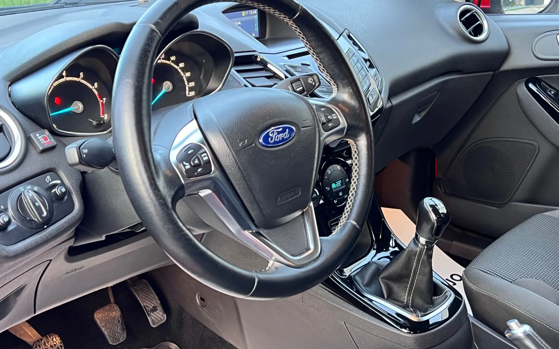 Notranja slika - Ford Fiesta - 1.25l+LED+ALU+TITANIUM+TEMP - 10