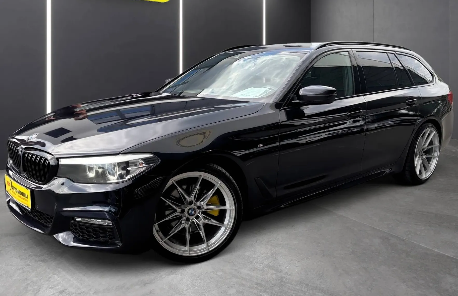 Zunanja slika - BMW Serija 5 - Touring: 520d M-PAKET FUL LED NAVI TEMP PANO PDC KLJUKA - 2