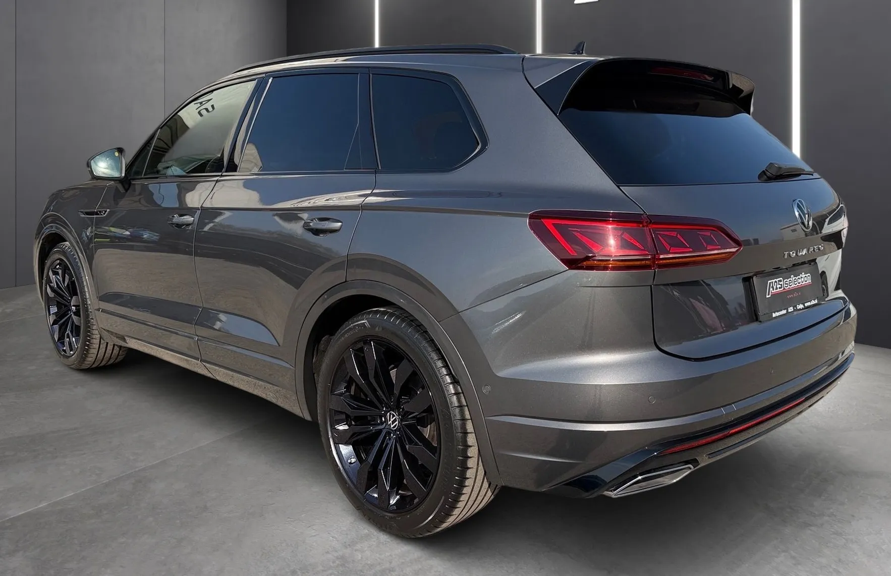 Zunanja slika - VW Touareg - V6 TDI BMT R-Line 210  285 -Zračno-Webasto-HeadUp. - 4