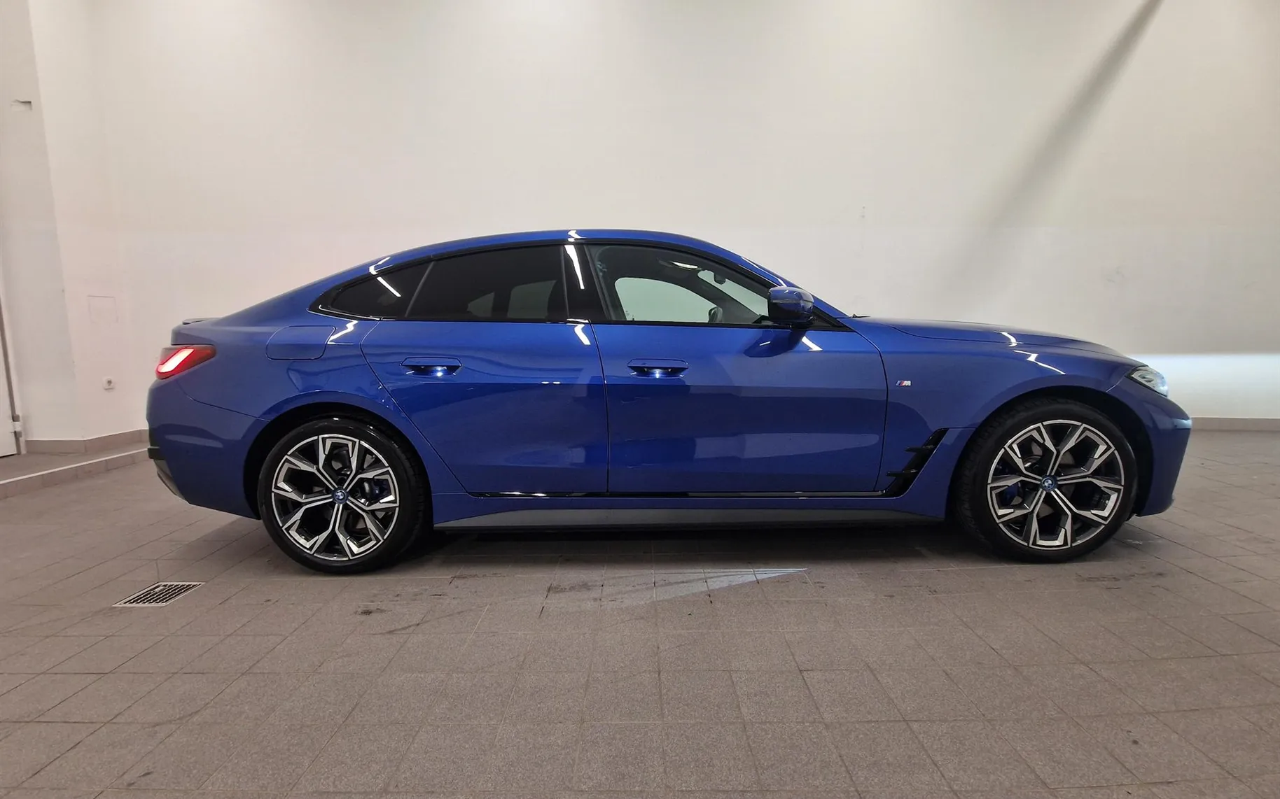 Zunanja slika - BMW i4 - eDrive35 - 11