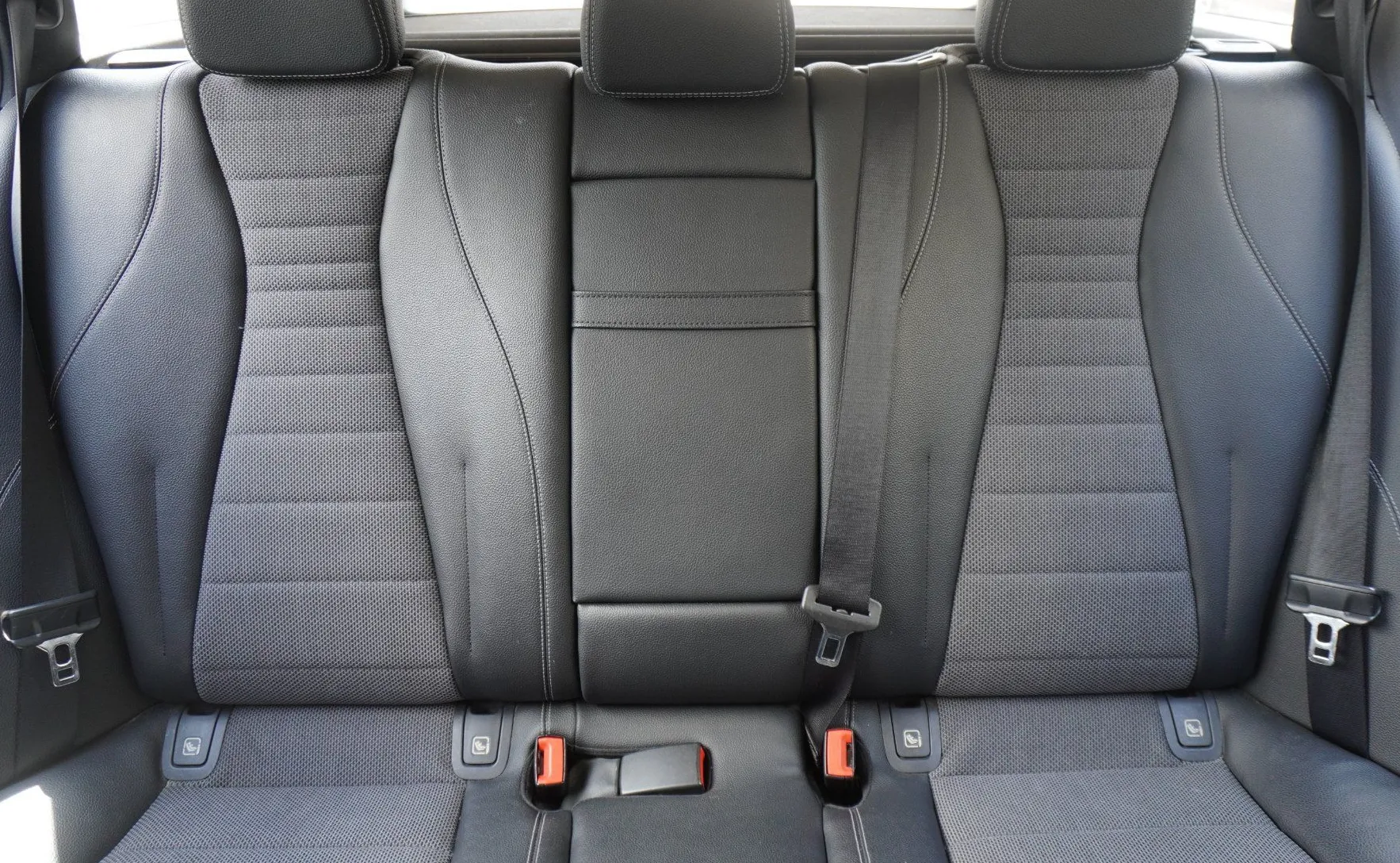Zunanja slika - Mercedes-Benz E-Razred - E 220 d 4MATIC T All Terrain Avt. - 12
