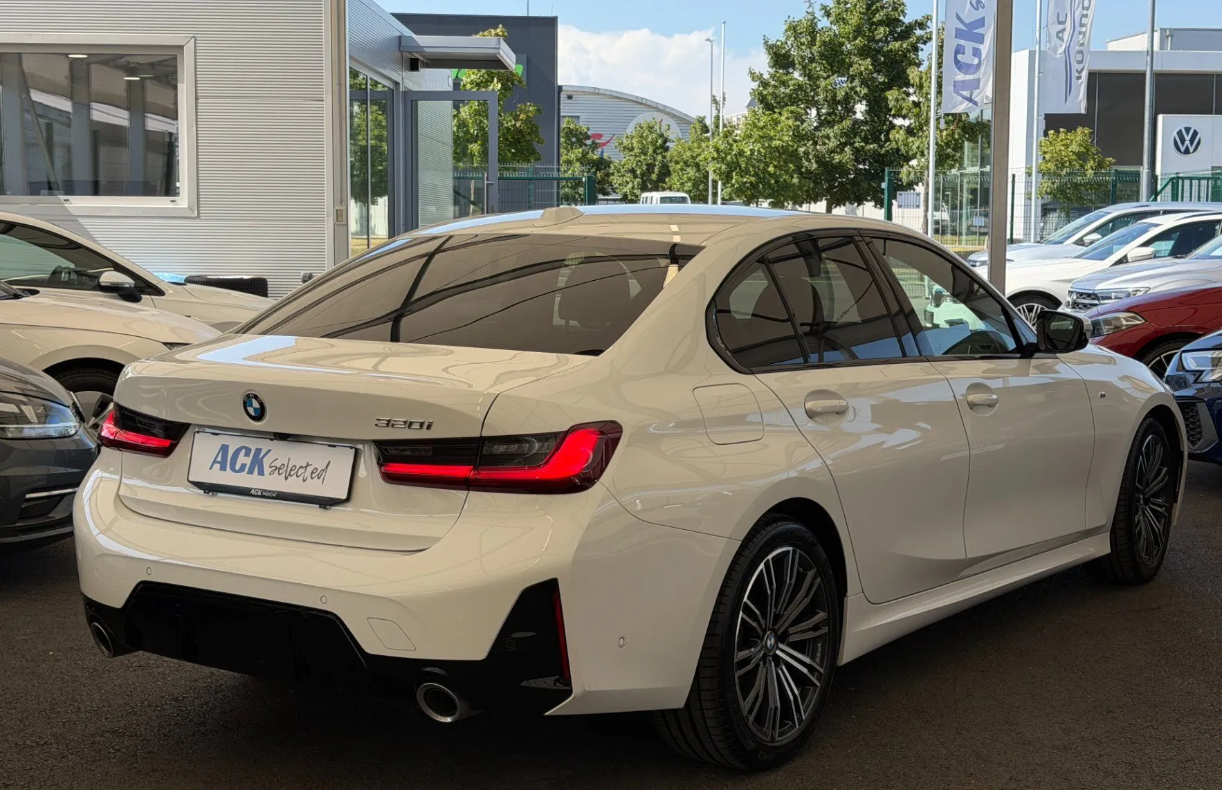 Zunanja slika - BMW Serija 3 - : M Sport 320i Avt FACELIFT HUD-360 KAMERA-LASER LED - 4