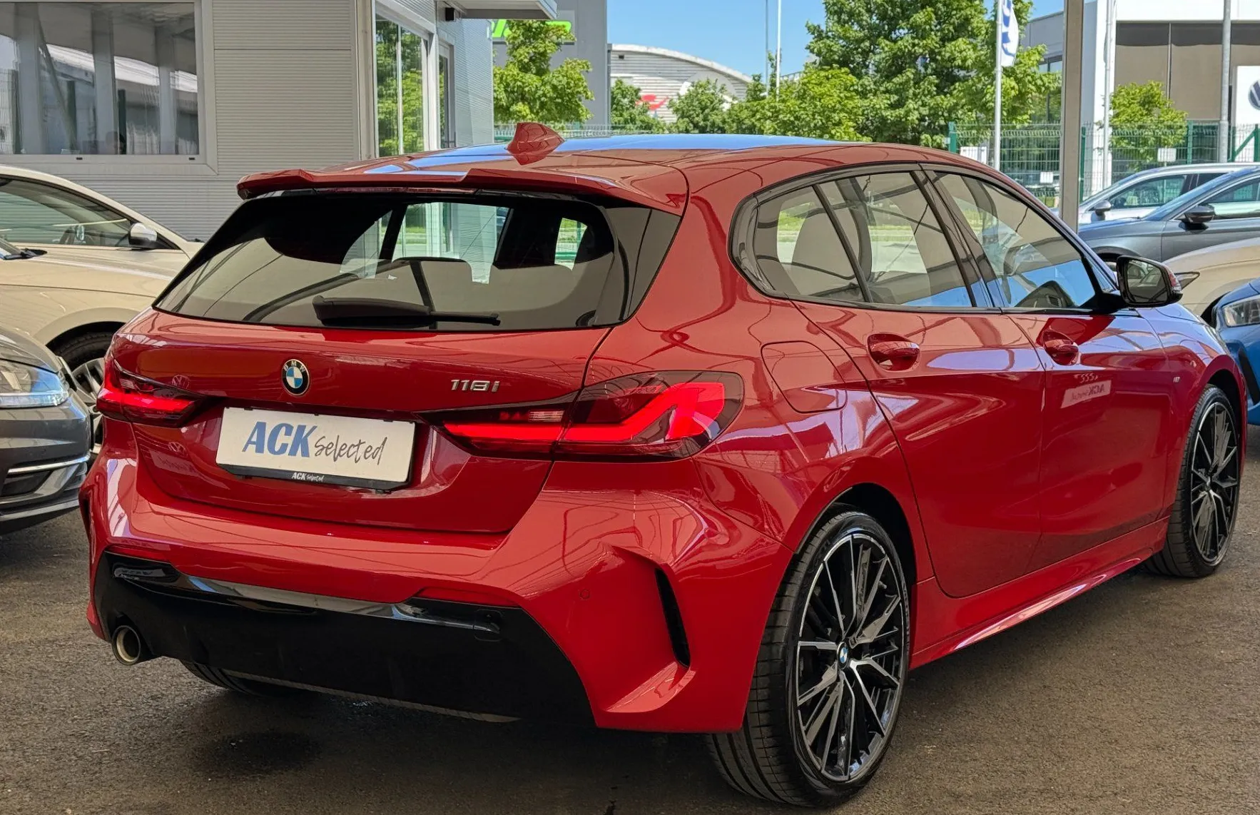 Zunanja slika - BMW Serija 1 - : 118i M Sport Avt. - 6