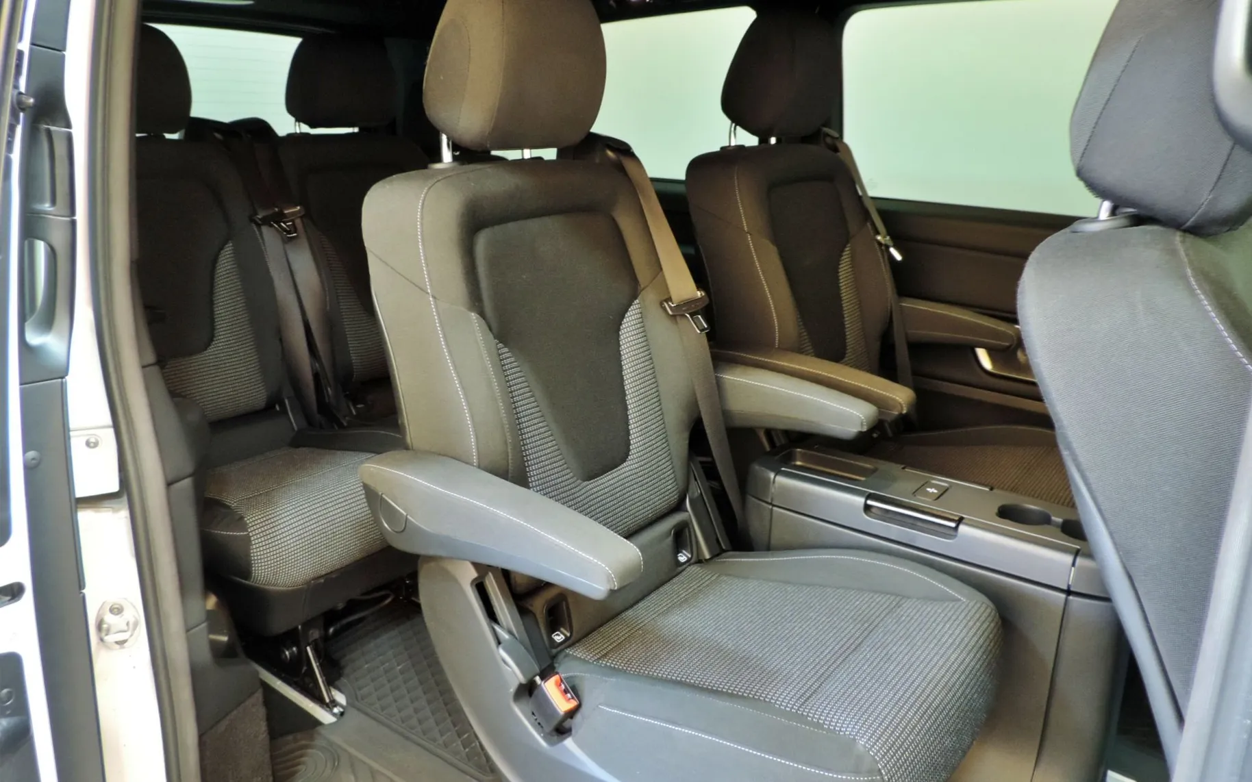Zunanja slika - Mercedes-Benz V-Razred - V 300 d Style dolgi Avt. LED-ACC-7.SEDEŽEV-KAMERA - 12