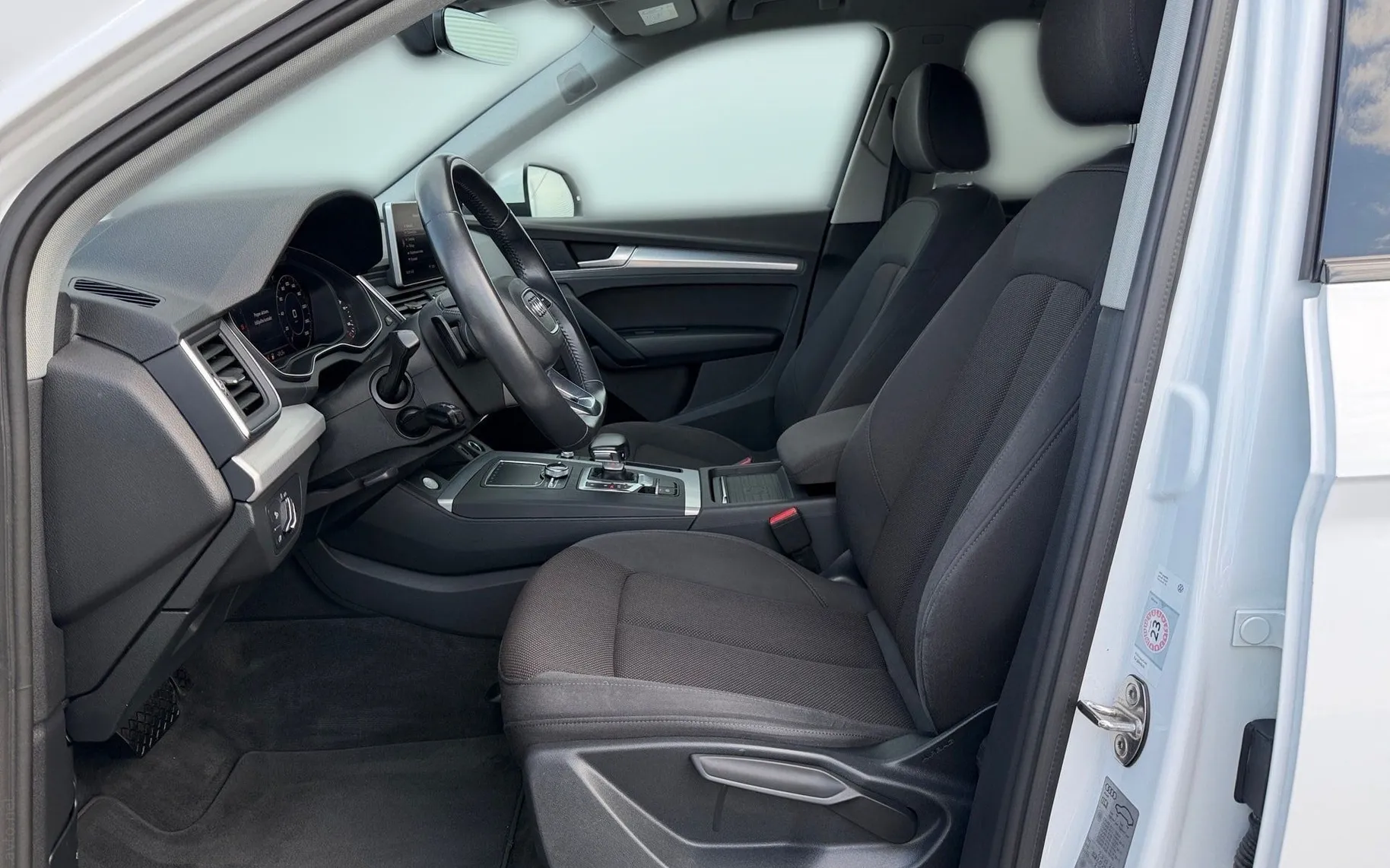 Notranja slika - Audi Q5 - 2.0 TDI Quattro Advanced-B O-Vlečna kljuka-Keyle.. - 7