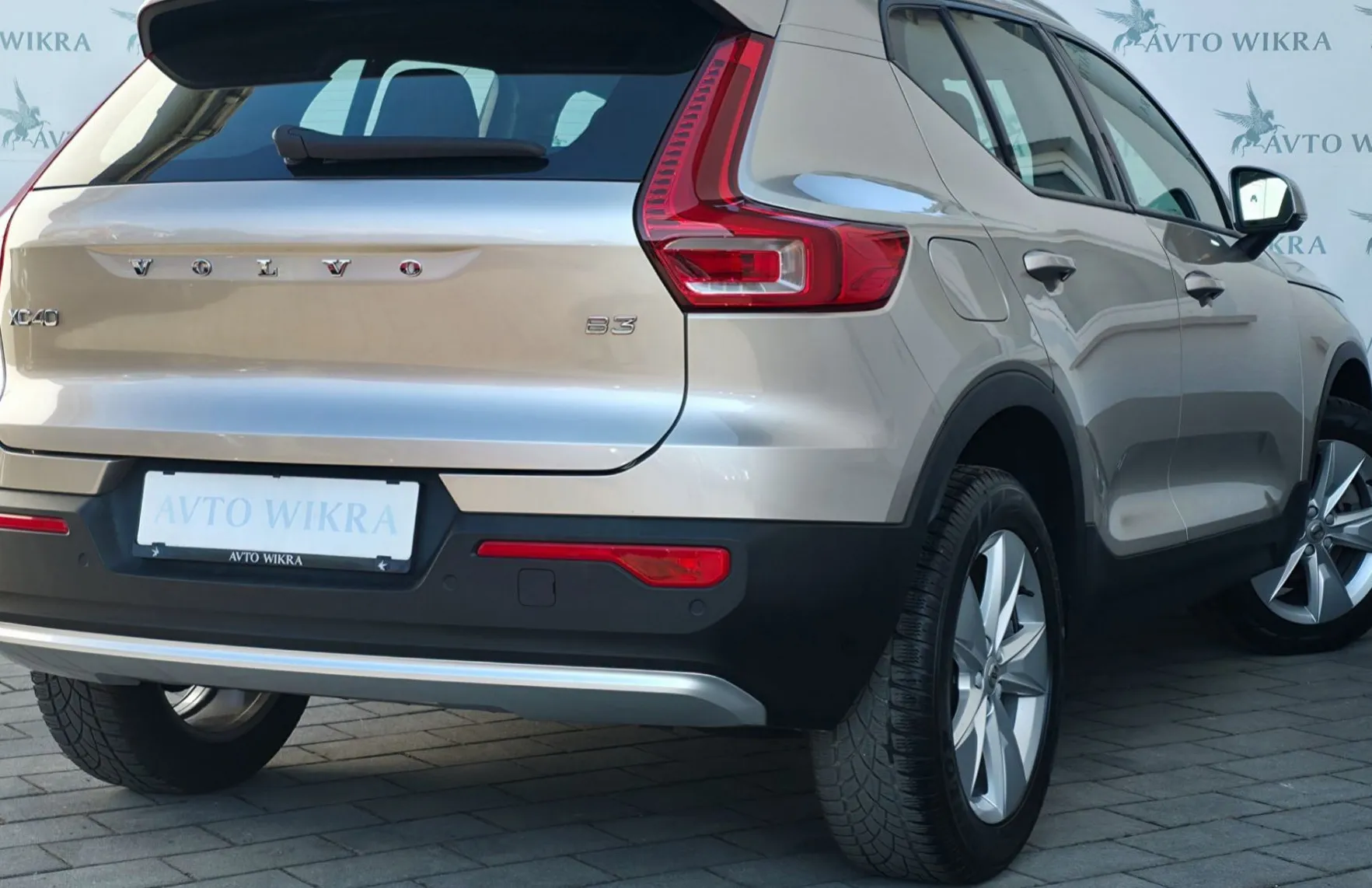 Zunanja slika - Volvo XC40 - B3P Core AT FULLED•TEMP•LANE•VIRTUAL•KEYLESS•17C• - 4
